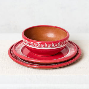 Red Capsule Dinnerware (4 diners)