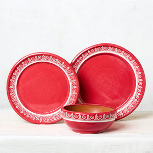 Red Capsule Dinnerware (4 diners)