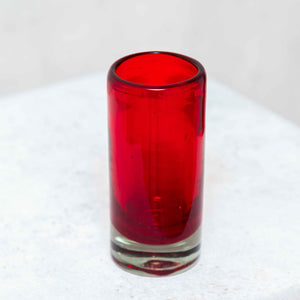 Verre à shot en verre soufflé rouge