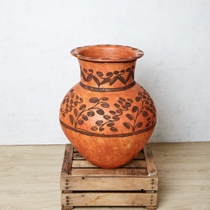 Tile clay pot with brown drawings