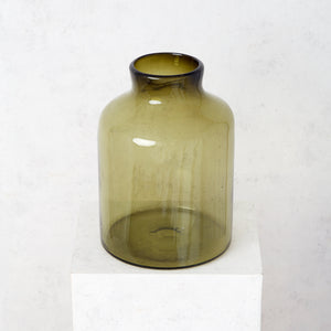 Vase en verre soufflé vert