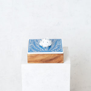 Caja Olinalá Flor, madera, blanca y azul
