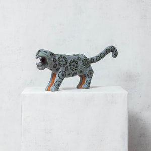 Huichol jaguar in gray thread