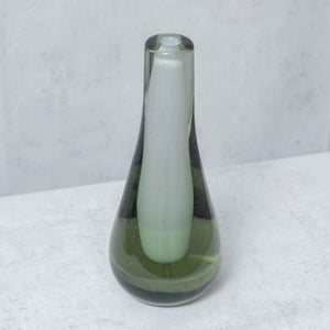 Ensemble de 2 vases en verre soufflé vert et blanc