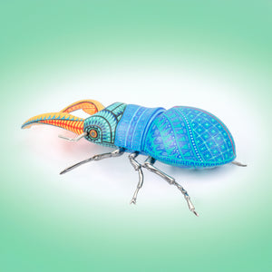 Escarabajo IV Alebrije Madera, azul, verde y naranja - J&M Ángeles