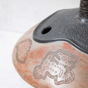 Soucoupe préhispanique de vase en argile sgraffito