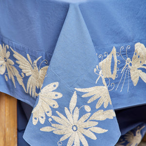 Set nappe Tenango bleu et écru 180x295cm avec 10 serviettes bleues