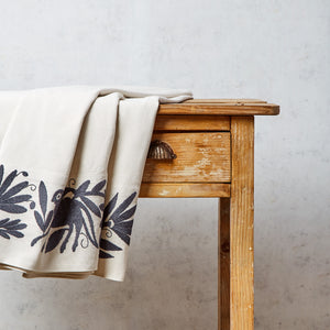 Tenango raw and gray tablecloth set 180x245cm with 8 beige napkins