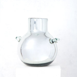Blown glass vessel with handles